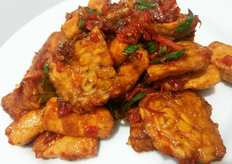 Cara Menyiapkan Tempe bumbu merah pedes manis endulitah~ Lezat
