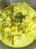 Gulai telur iris
