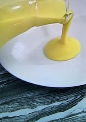 Una foto de Crema de calabacín y mango