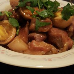 Vietnamese Braised Pork with Eggs (Thit Kho) A picture of Vietnamese Braised Pork with Eggs (Thit Kho).