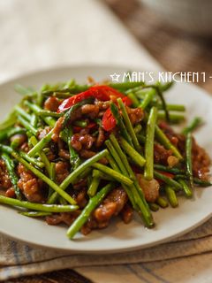 蘆筍炒肉絲 - {家常經典} 的食譜成品照片