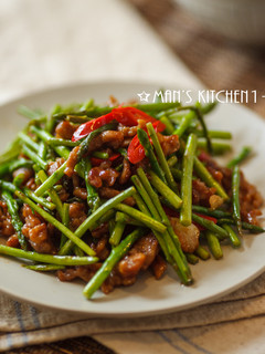 蘆筍炒肉絲 - {家常經典} 的食譜成品照片