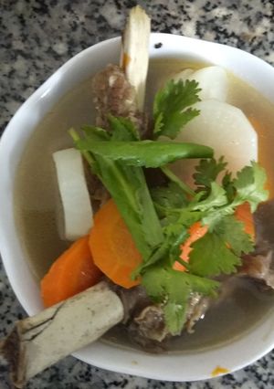 Hình của món Sườn bò nấu rau củ.