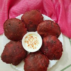 A picture of Beetroot masala puri.