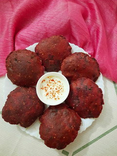 A picture of Beetroot masala puri.