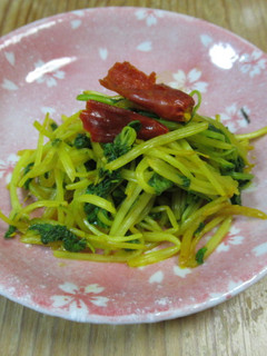 南洋風味白芹菜 的食譜成品照片