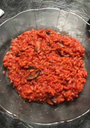 Una foto de Risotto violeta (remolacha y hongos)