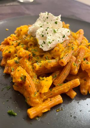 Foto di Pasta di lenticchie con crema di zucca e ricotta