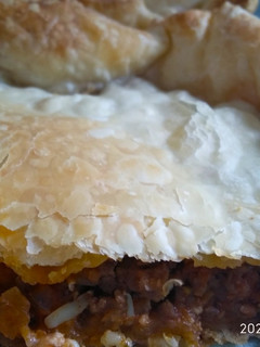 Una foto de Pastel de Carne con masa de hojaldre