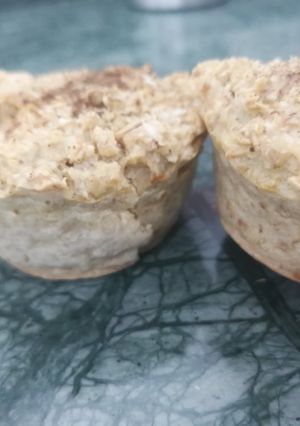 Una foto de Muffins de avena y manzana sin harina ni azúcar