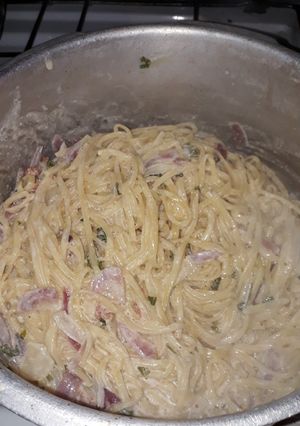 Una foto de Salsa blanca fácil y rápida tipo carbonara