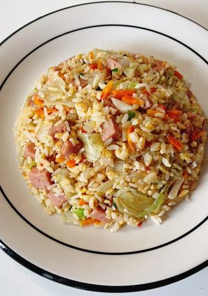 Hình của món Cơm chiên spam.