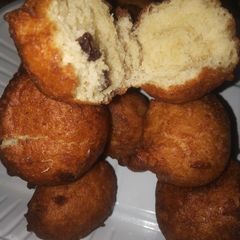 A picture of Semolina raisins puff puff.