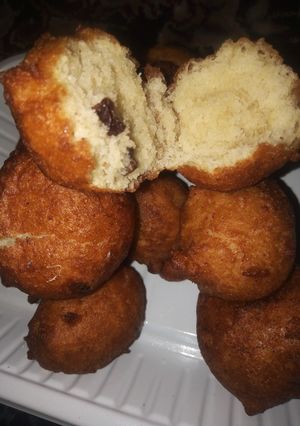A picture of Semolina raisins puff puff.