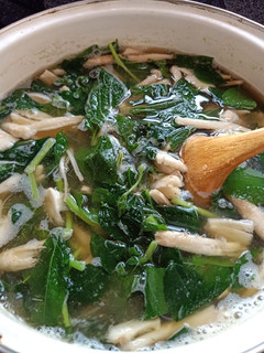 Gambar Sup sayur cendawan busut masak lada hitam