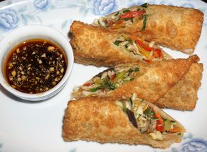 Una foto de ARROLLADITOS DE POLLO, CHINOS CHICKEN EGGROLLS. JON STYLE