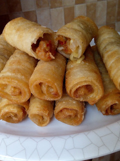 A picture of Sea food spring rolls.
