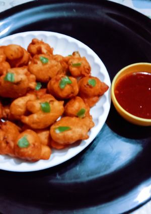 A picture of Tasty yummy moong daal pakoda.
