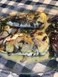 Filets de lingue bleue aux salicornes fraîches,citron confit et oignon rouge