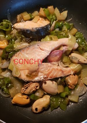 Foto principal de Salmón con verdura y mejillones