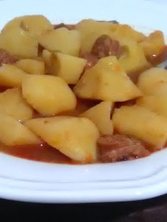 Una foto de Patatas a la riojana