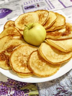 Фото Нежнейшие оладушки с яблоками.