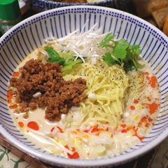 A picture of Cold Soy milk soup and Nikumiso noodles.