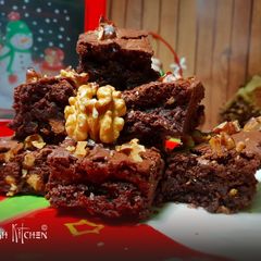 Walnut brownies A picture of Walnut brownies.