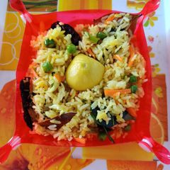A picture of Yellow pulao.