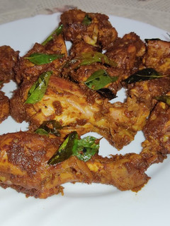 செட்டிநாடு சிக்கன் நெய் ரோஸ்ட் (Chettinadu ghee roast recipe in tamil) செய்முறை முக்கிய புகைப்படம்