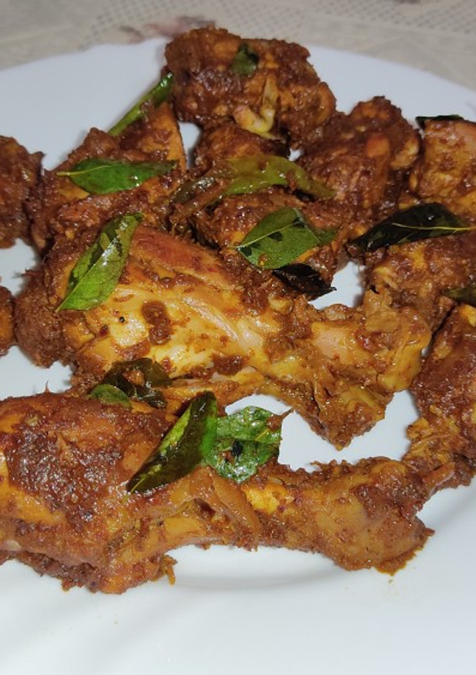 செட்டிநாடு சிக்கன் நெய் ரோஸ்ட் (Chettinadu ghee roast recipe in tamil) செய்முறை முக்கிய புகைப்படம்