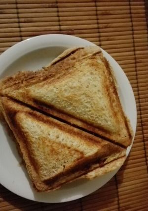 A picture of Onion & Cheese toasted sandwich.