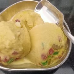 A picture of Custard Tooti fruity Icecream.