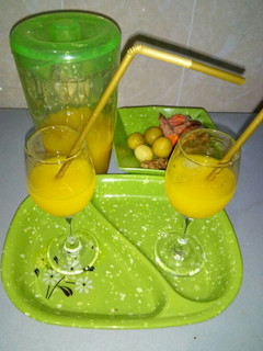 A picture of Turmeric Lemon Ginger Juice.