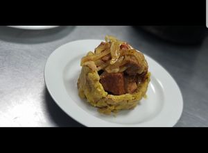 Foto principal de Mofongo con Carne Frita bañada en un Escabeche