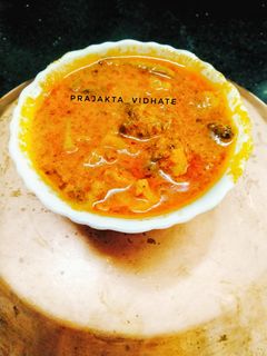 बटाटा फुलकोबी ग्रेव्ही मसाला (batata folkobi Gravy Masala recipe in Marathi) रेसिपी चे मुख्य फोटो 
