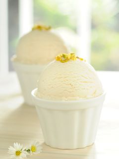 Hình của món Original baileys ice cream - Kem vị rượu baileys và hạt dẻ cười.