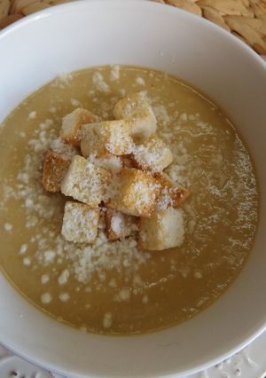 Una foto de Crema de verduras variadas con leche evaporada y condimentos