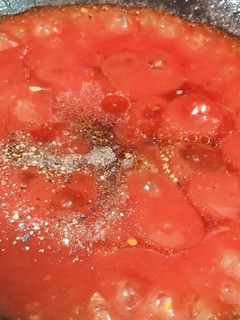 A picture of Creamy Pizza sauce.