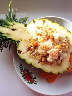 Hình của món Cơm chiên dứa kiểu Thái.