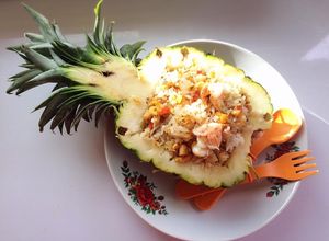 Hình của món Cơm chiên dứa kiểu Thái.