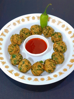 ઘઉંના ફાડા ના મુઠીયા (Broken Wheat Muthia Recipe In Gujarati) રેસીપી મુખ્ય ફોટો