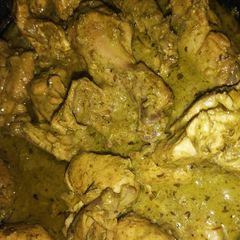 A picture of Hariyali chicken (green chicken)🐔.