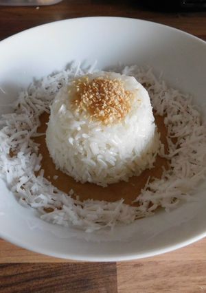 A picture of Burmese Breakfast Coconut Sticky Rice.