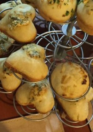 Una foto de Pancitos con roquefort y cebolla