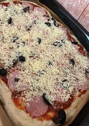 O poză a rețetei Pizza ușoară cu blat pufos 🍕.