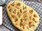 Une photo de pizza poulet
