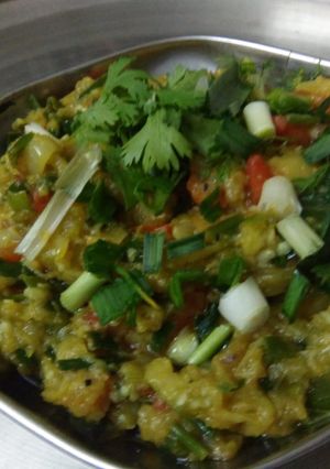 લીલો ઓળો (Green Oro Recipe In Gujarati) રેસીપી મુખ્ય ફોટો