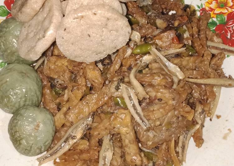 Kering tempe teri terong lalap rebus