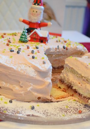 A picture of My Christmas cream cake.